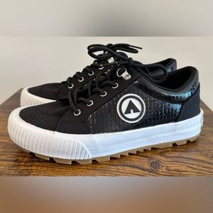 Airwalk Women’s Vic-J Black White Gum Sneakers NWT Various Sizes